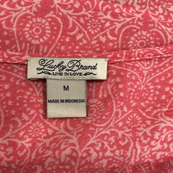 Cute 3/4 sleeve top. - Picture 4 of 4